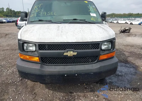 2015 Chevrolet Express 2500 Work Van z USA, uszkodzony, nr VIN 1GCWGFCF9F1168182